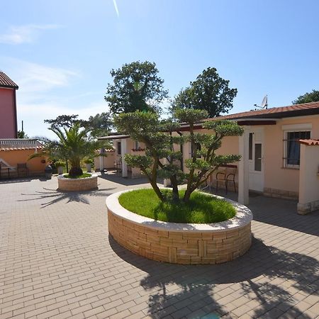 Apartmani Dekovic Materada Porec Ngoại thất bức ảnh