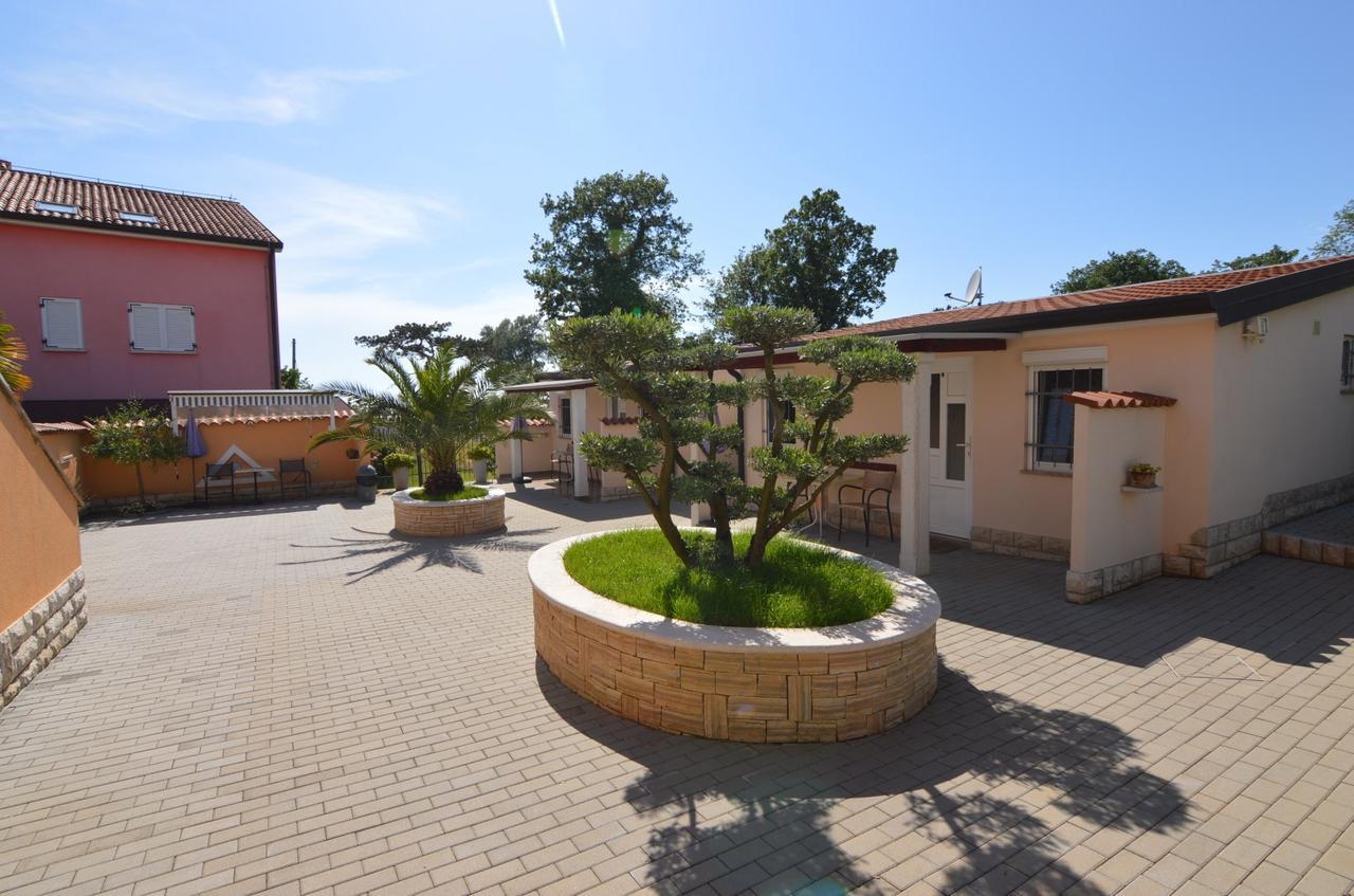 Apartmani Dekovic Materada Porec Ngoại thất bức ảnh