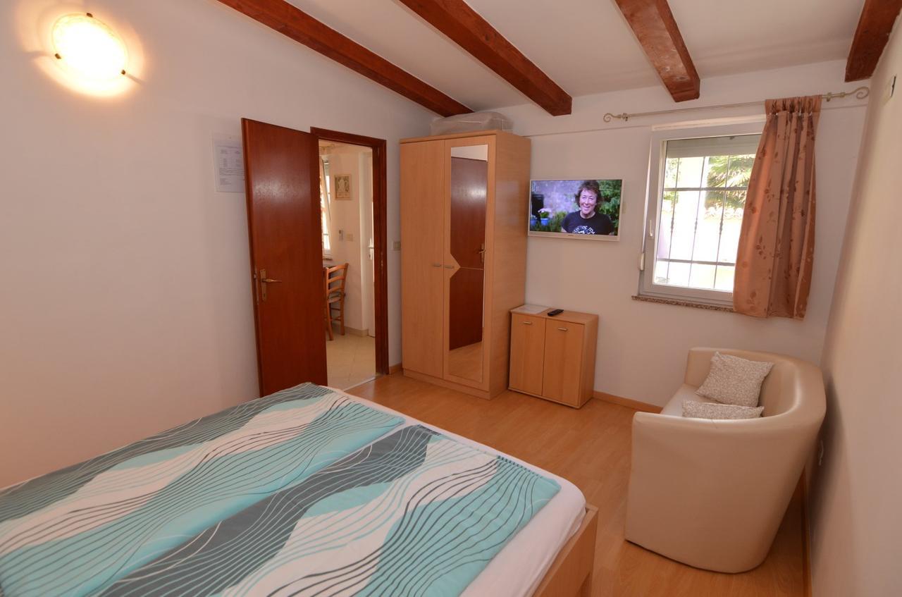 Apartmani Dekovic Materada Porec Phòng bức ảnh
