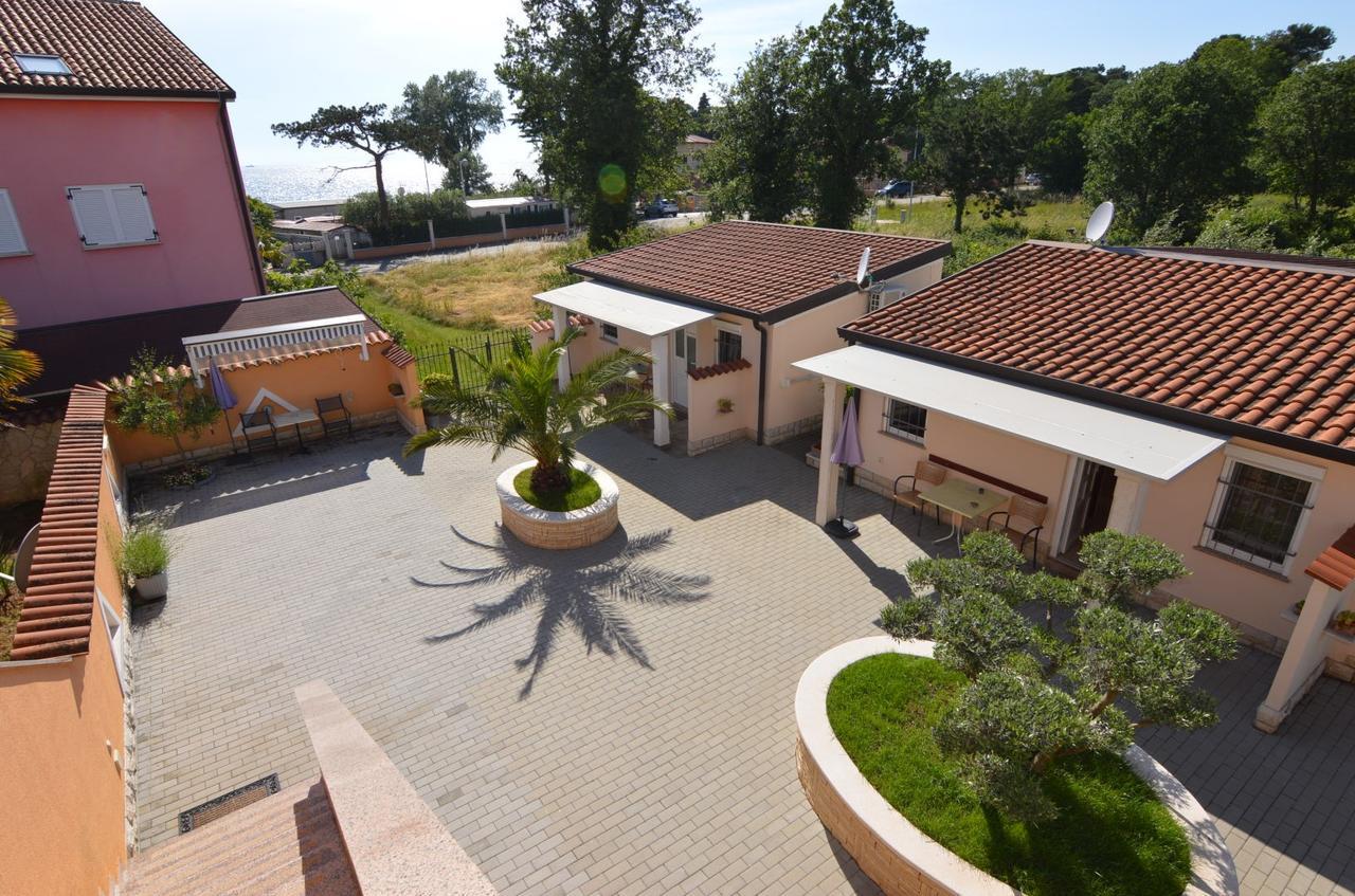 Apartmani Dekovic Materada Porec Phòng bức ảnh